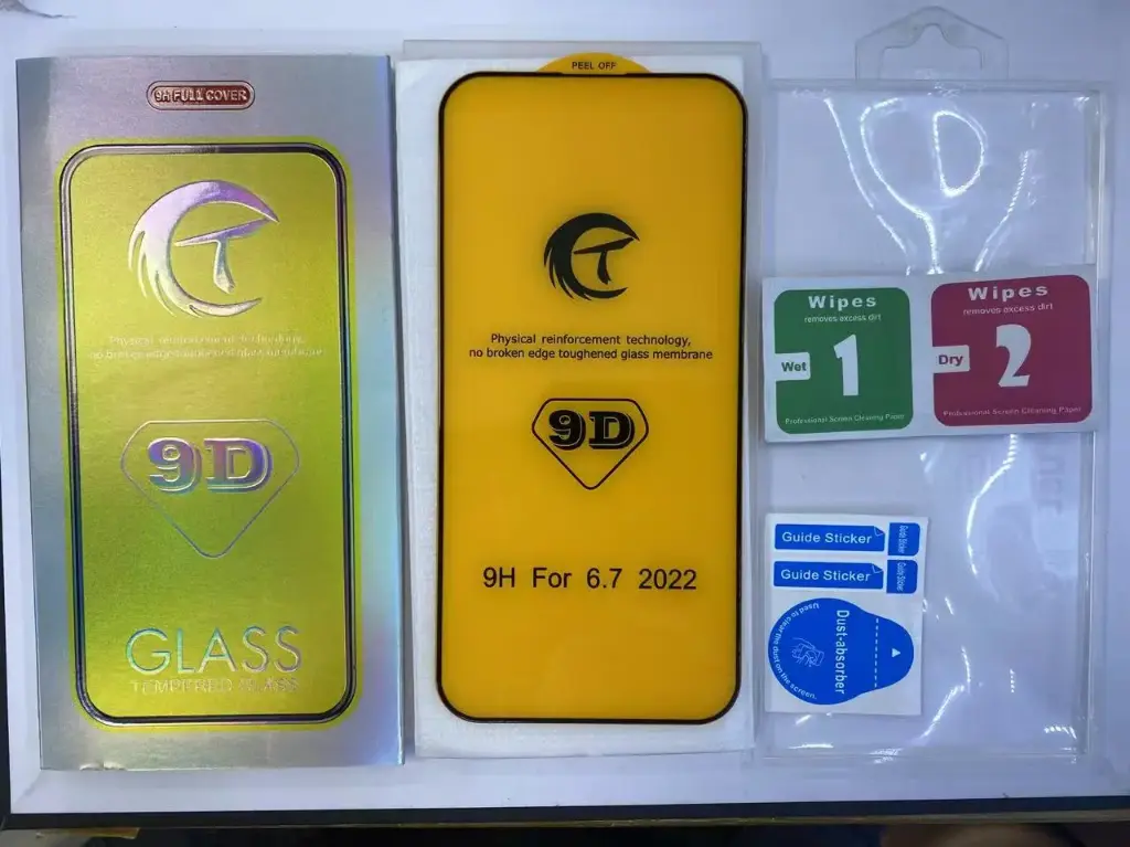 iPhone 16 Pro 9D ガラスフィルム(パッケージ＋クリーニングキット付)