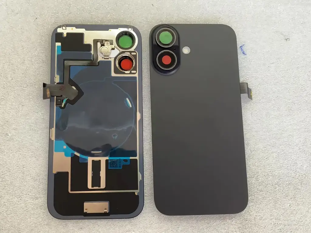 iPhone16バックガラス互換品（レンズ＆MagSafe付き）黒 ロゴなし