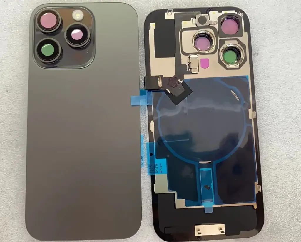 iPhone16Proバックガラス互換品（レンズ＆MagSafe付き）黒 ロゴなし