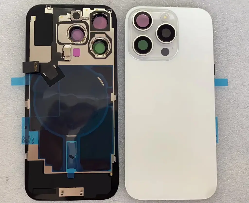 iPhone16Proバックガラス互換品（レンズ付き）白 ロゴなし