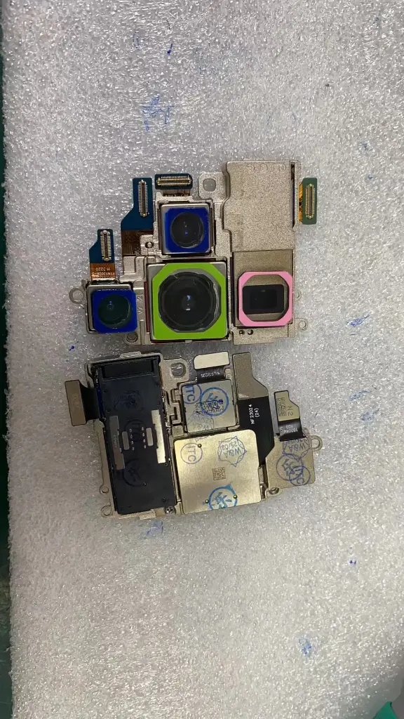 Galaxy S23 Ultra バックカメラ（超広角・広角・望遠10倍・望遠3倍）