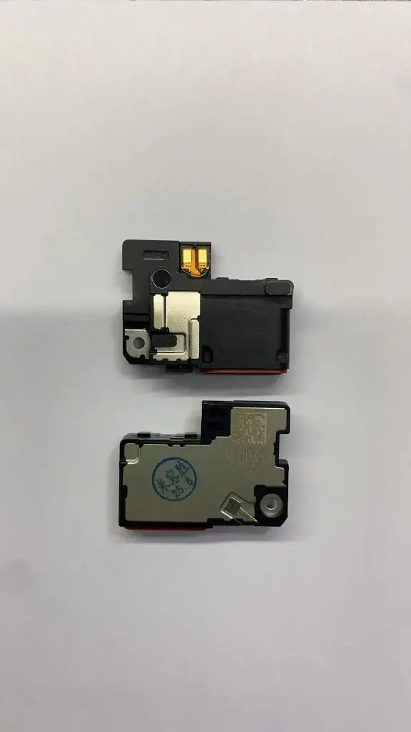 Google Pixel 7 イヤースピーカー