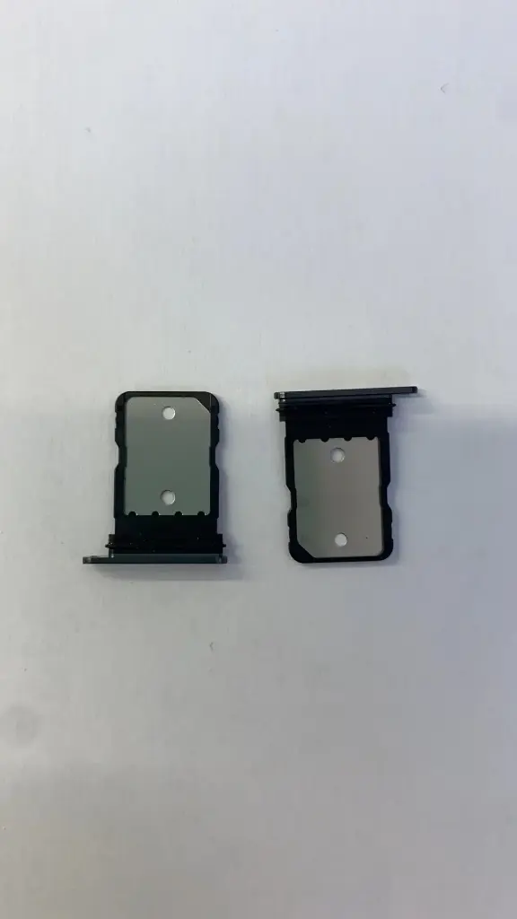 Google Pixel 7 Pro SIM カードトレイ