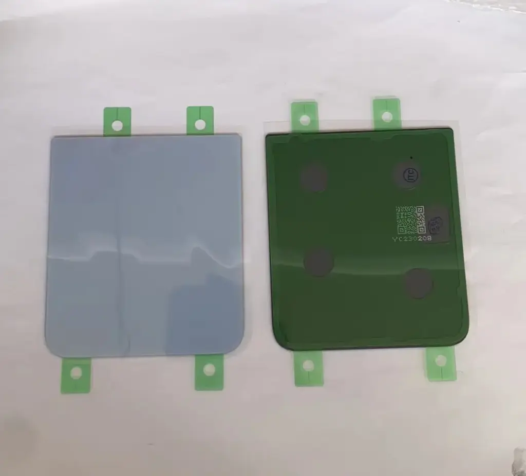 Galaxy Z Flip4  バックガラス ブルー