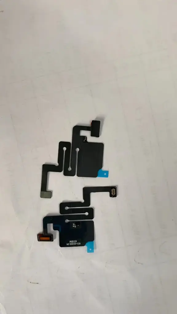 iPhone 17 センサーケーブル