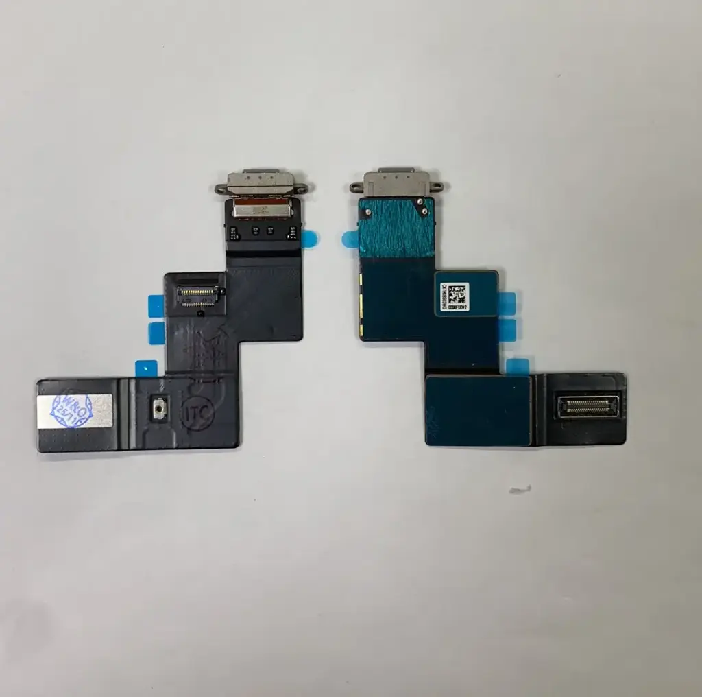 iPad Air 13 インチ (M2) 2024 /(M3)2025 ドックコネクター ブラック （取り外し品）