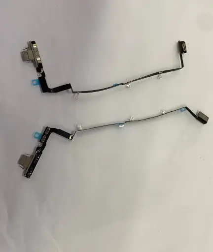 [S1203] iPhone 17 Air ドックコネクター ホワイト（取り外し品）