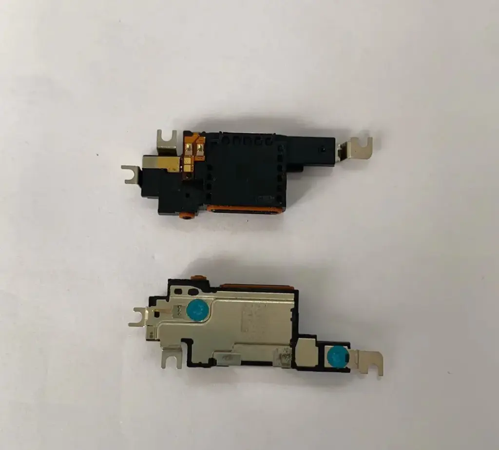 Google Pixel 7 Pro イヤースピーカー