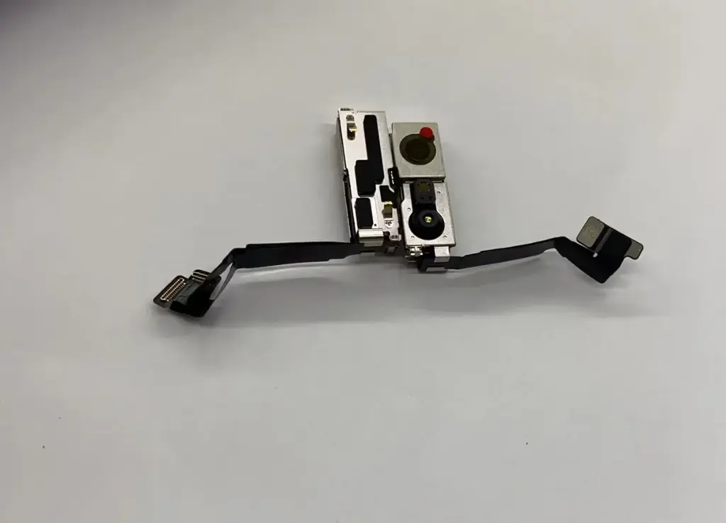 iPhone 17 Pro Max フロントカメラ