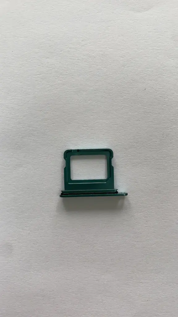 iPhone 16・16 Plus通用 SIMトレイ シングル ティール