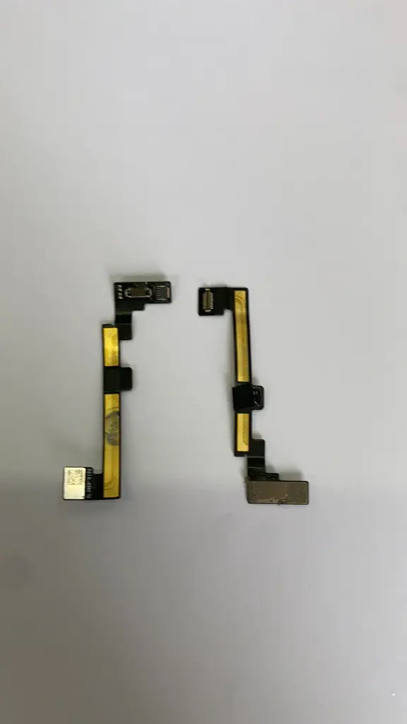 iPad mini 7(A17 Pro) 2024 マザーボードフレックスケーブル
