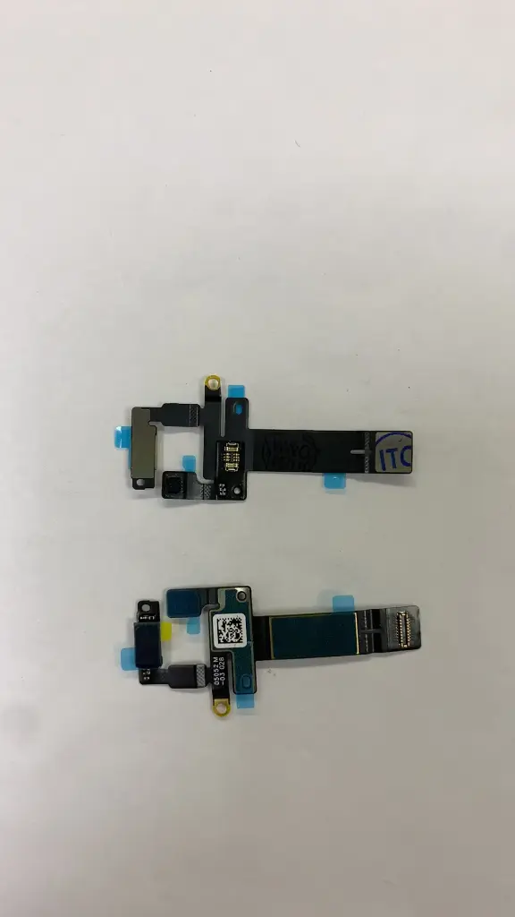 iPad Pro 13 インチ (M4) 2024  マイクフレックスケーブル