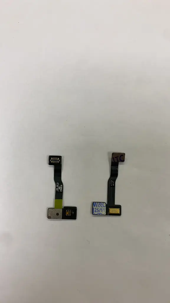 iPad (A16) 2025 (第11世代)  マイクフレックスケーブル