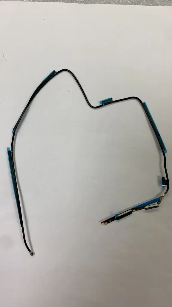 iPad Pro 11 インチ 2024 WFI アンテナケーブル