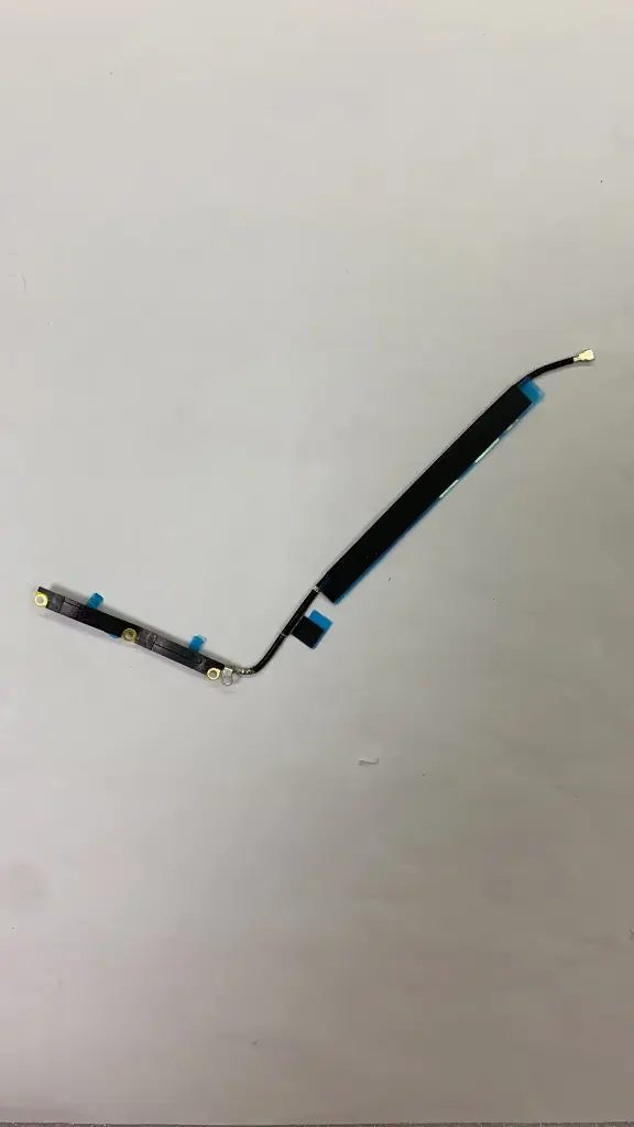 iPad Pro 11 インチ 2024 GPSアンテナケーブル