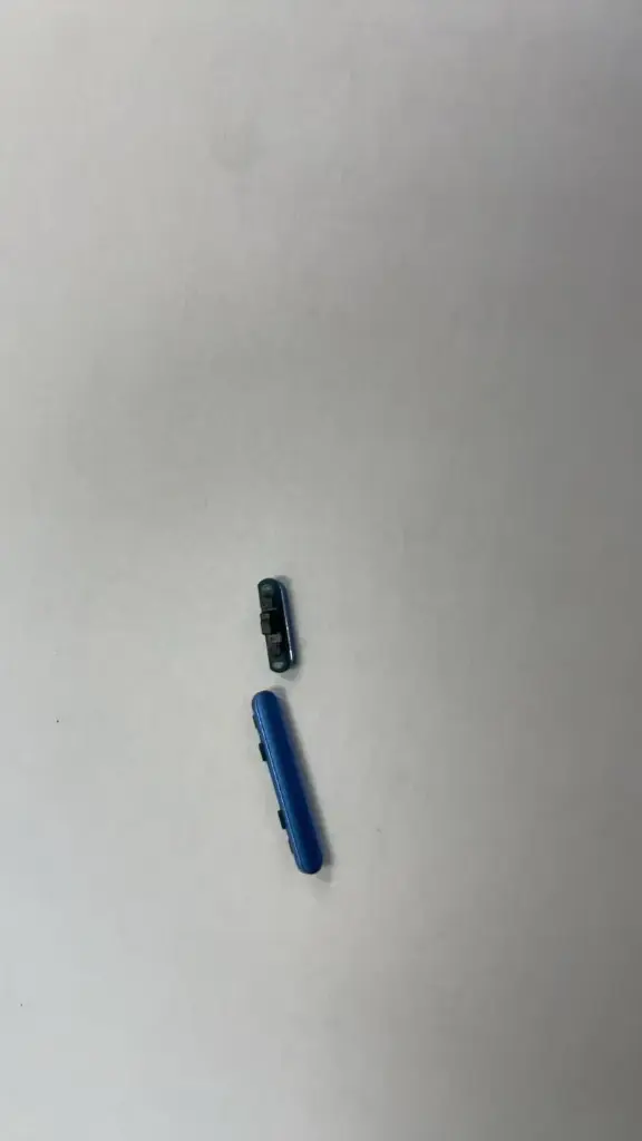 Pixel 8a 電源＆音量ボタン ブルー