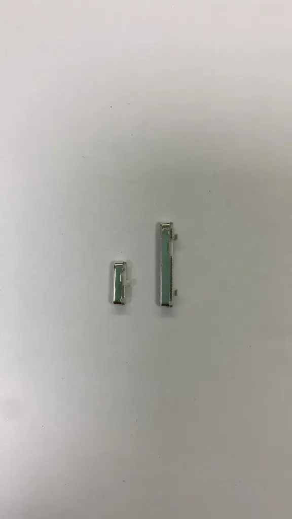 Galaxy S22 電源音量ボタン シルバー