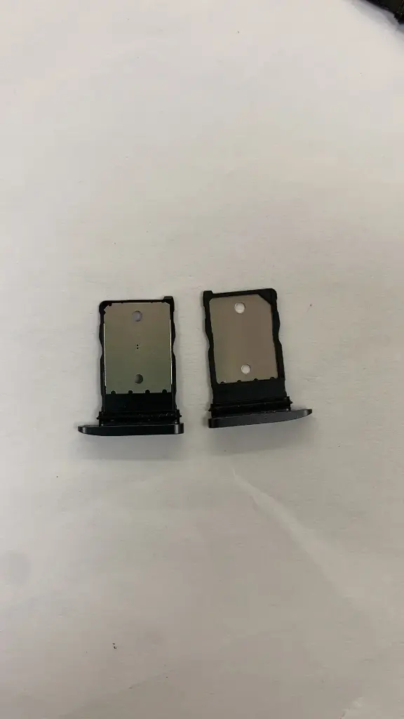 Pixel 9 SIMトレイ ブラック