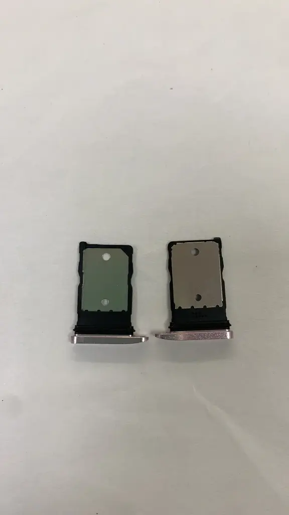 Pixel 9 Pro SIMトレイ ベージュ