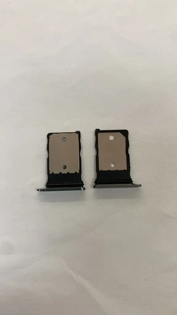 Pixel 9 Pro XL SIMトレイ ブラック