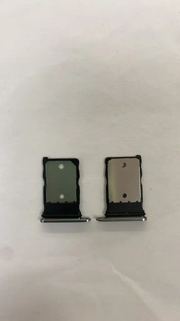 Pixel 9 Pro XL SIMトレイ グレー