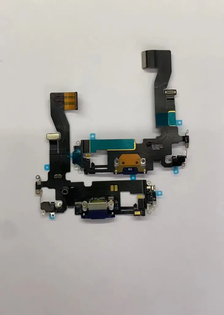 iPhone 12/12Pro ドックコネクター 青（取り外し品）