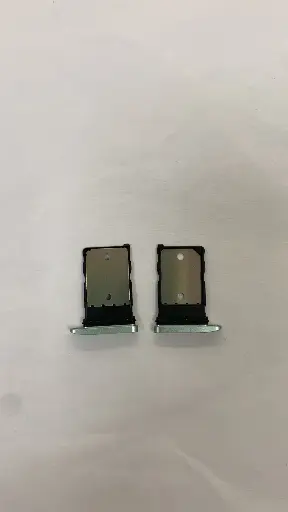 [S3348] Pixel 9 SIMトレイ グリーン